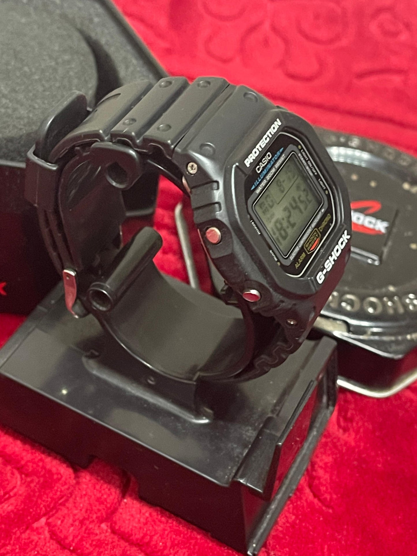 CASIO -G-SHOCK - DW-5600