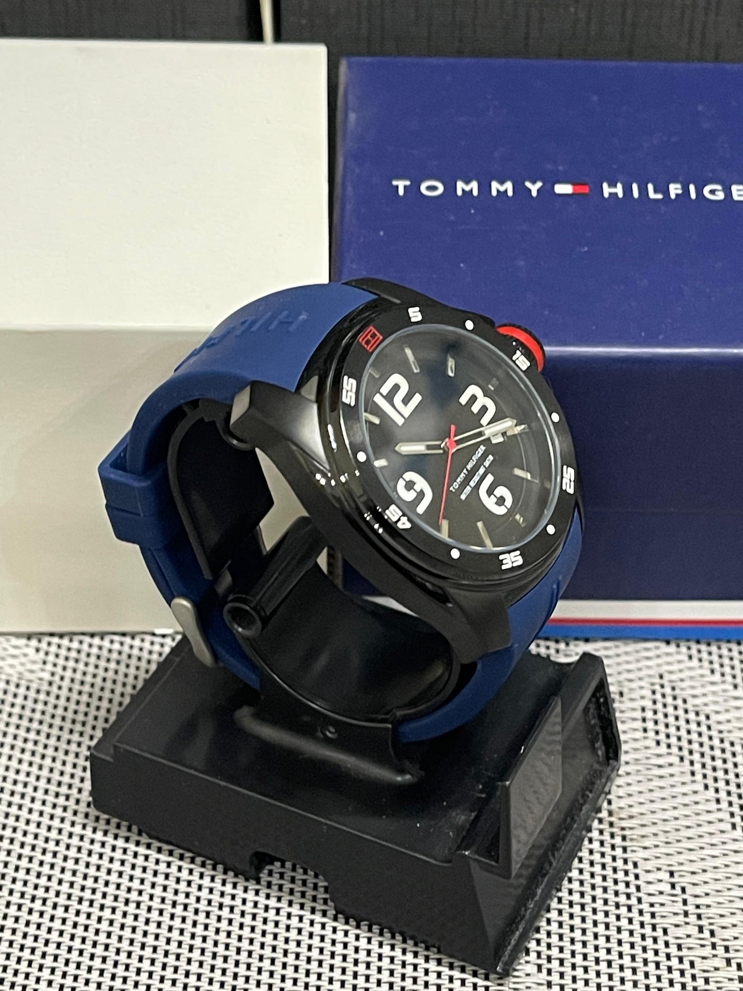 TOMMY HILFIGER - SPORTS WATCH